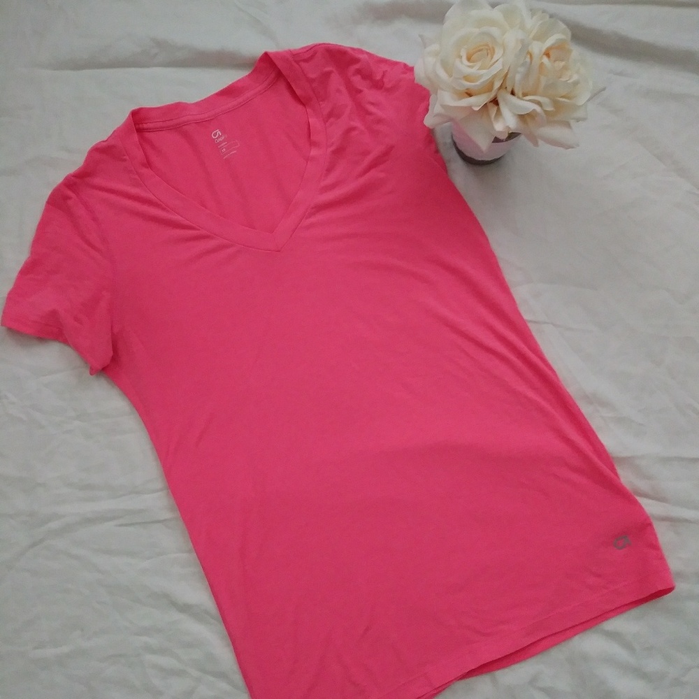 GAP athletic tee